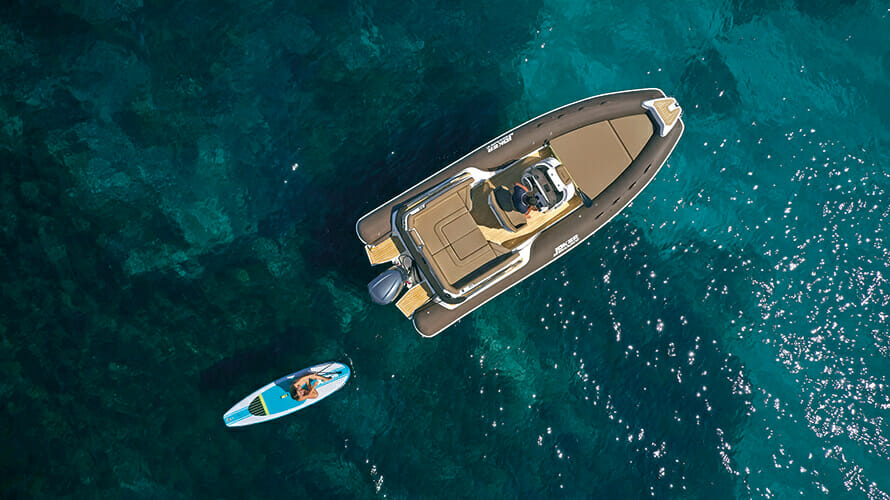 Location bateau moteur Hyres semi-rigides